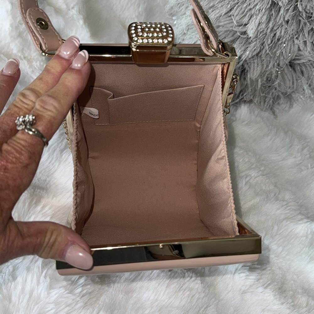 Elegant Nude Tan Women's Bag - Picture 4 of 5